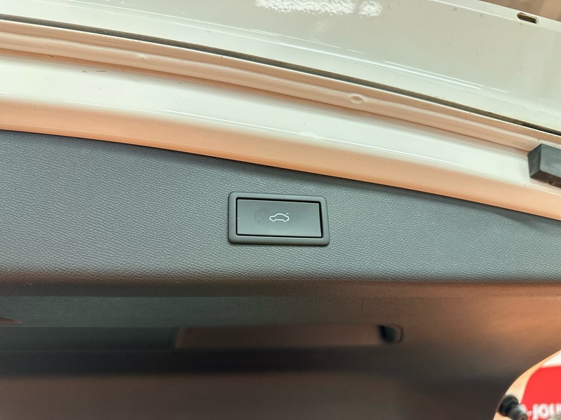 SEAT Leon Sportstourer vaihtoauto