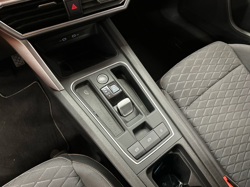 SEAT Leon Sportstourer vaihtoauto