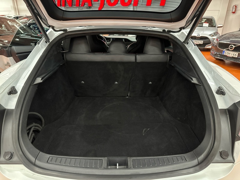 Tesla Model S vaihtoauto