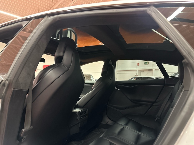 Tesla Model S vaihtoauto