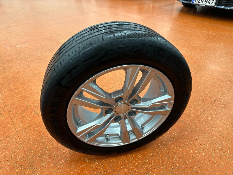 Suzuki Swace vaihtoauto