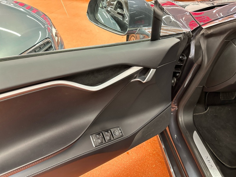 Tesla Model S vaihtoauto