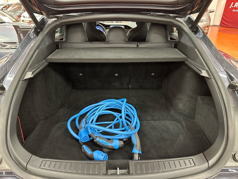 Tesla Model S vaihtoauto