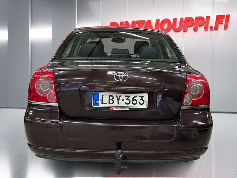 Toyota Avensis vaihtoauto