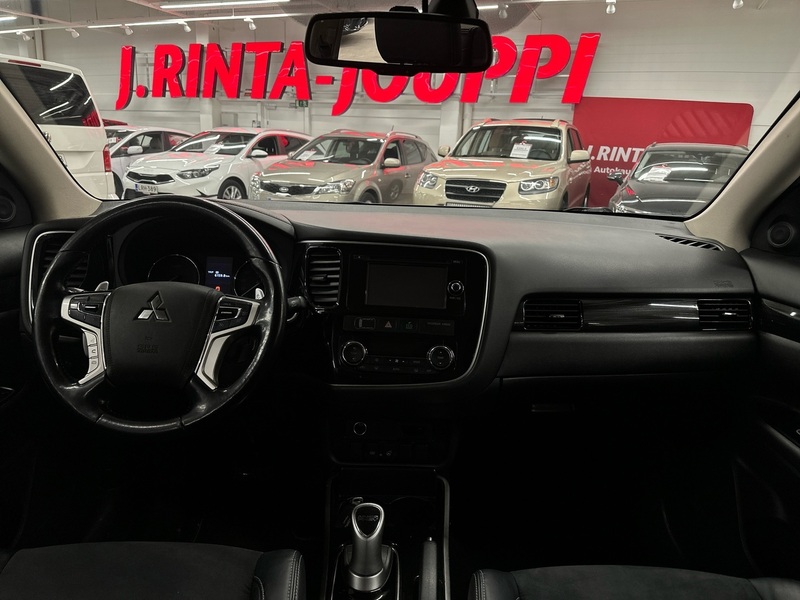 Mitsubishi Outlander PHEV vaihtoauto