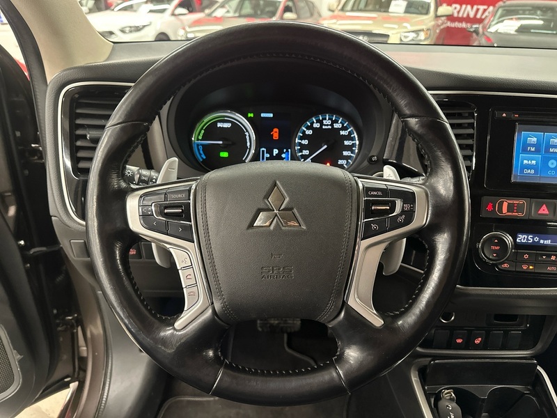 Mitsubishi Outlander PHEV vaihtoauto