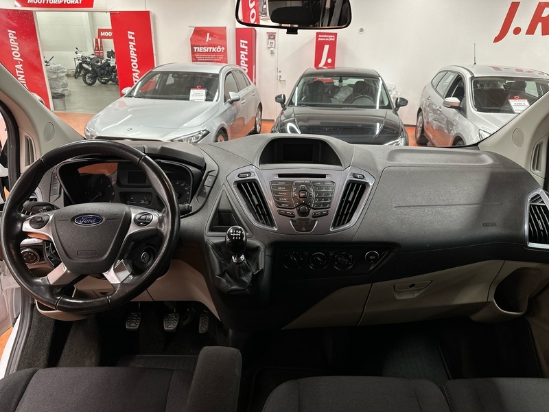 Ford Tourneo Custom vaihtoauto