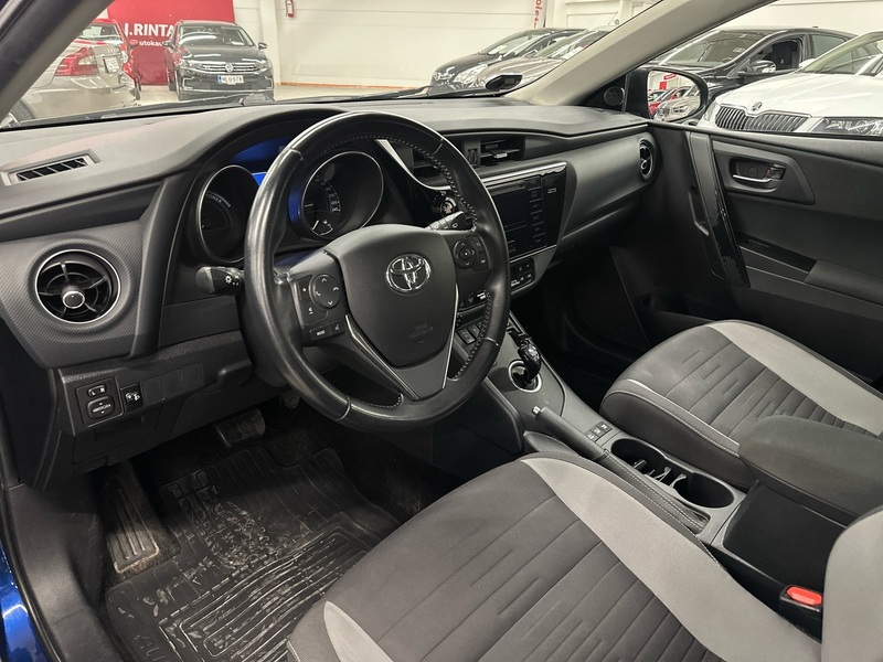 Toyota Auris vaihtoauto