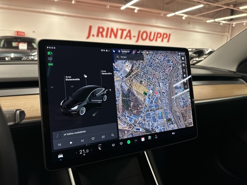 Tesla Model 3 vaihtoauto