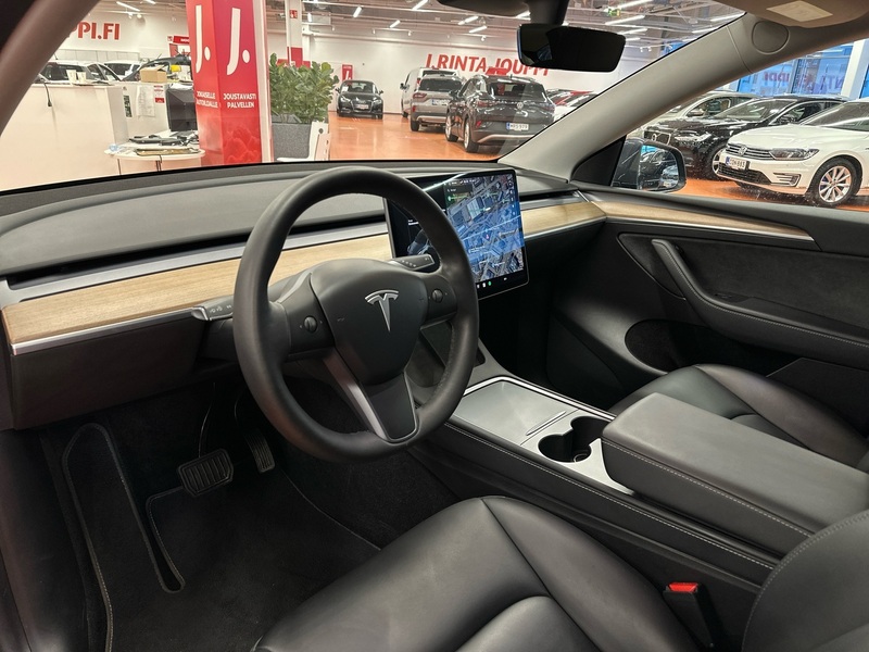 Tesla Model Y vaihtoauto