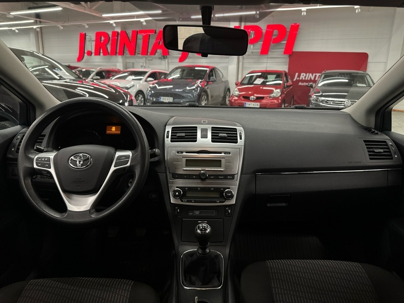 Toyota Avensis vaihtoauto