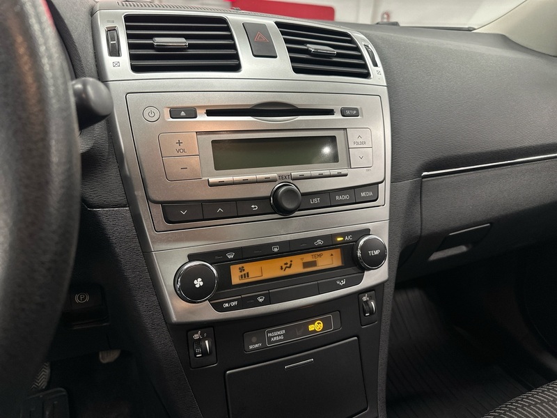 Toyota Avensis vaihtoauto