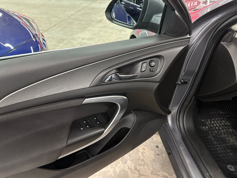 Opel Insignia vaihtoauto