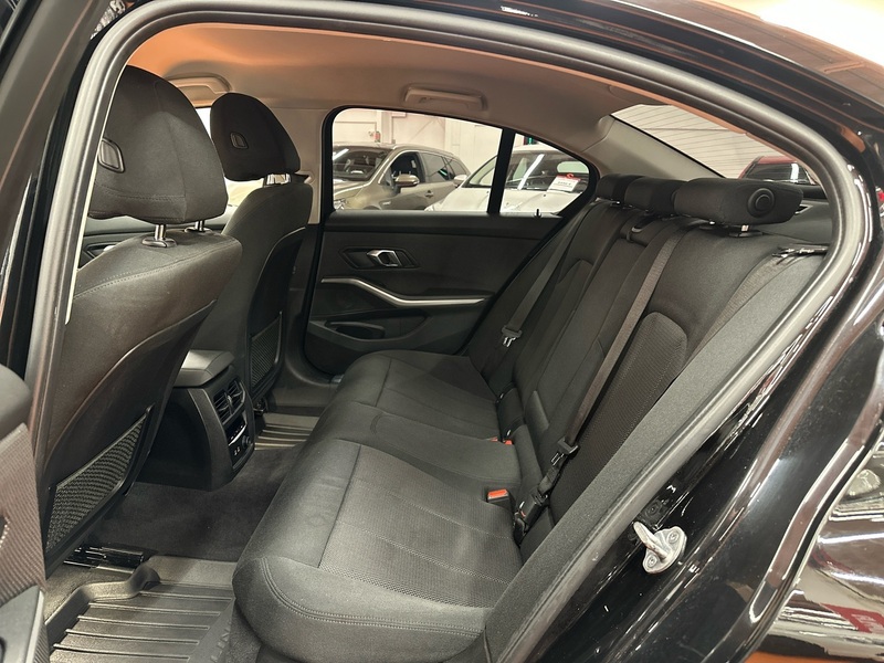 BMW 330 vaihtoauto