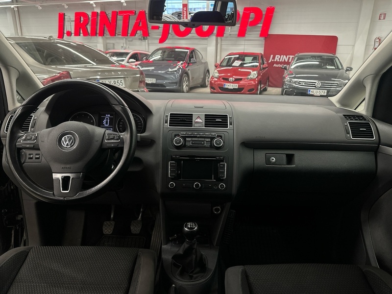 Volkswagen Touran vaihtoauto