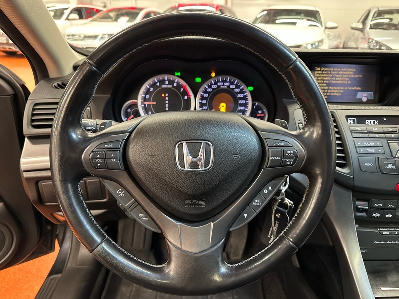 Honda Accord vaihtoauto