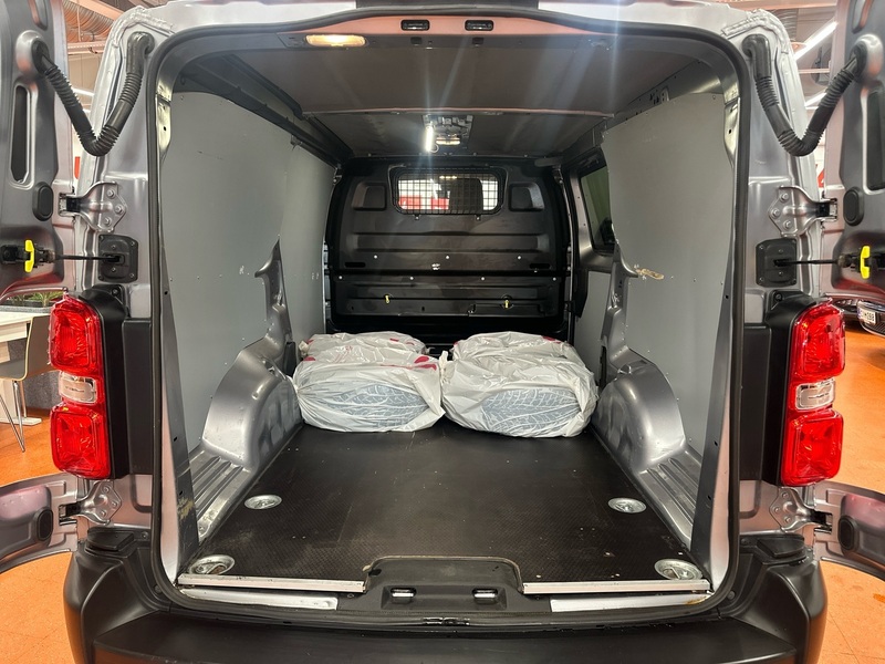 Opel Vivaro vaihtoauto