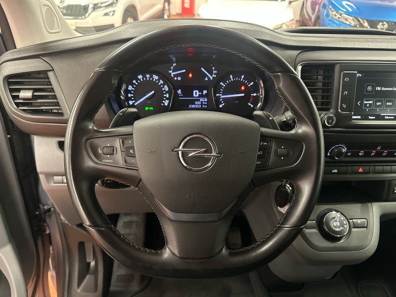 Opel Vivaro vaihtoauto