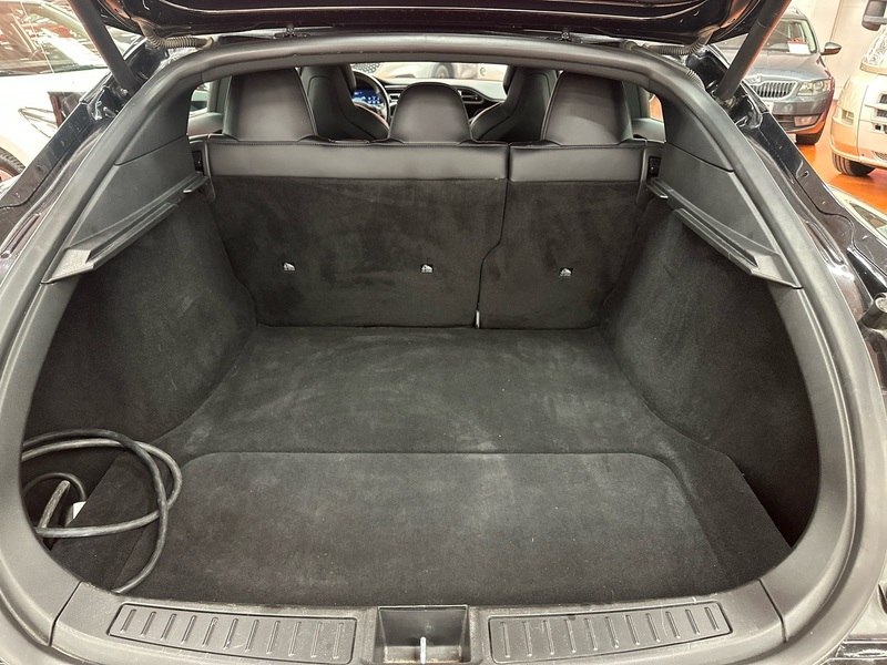 Tesla Model S vaihtoauto