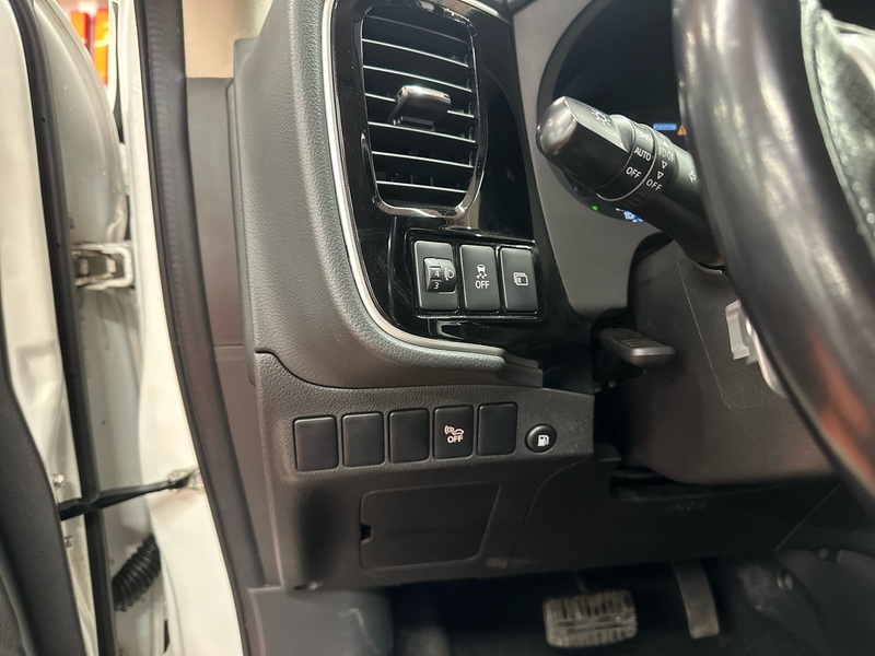 Mitsubishi Outlander PHEV vaihtoauto