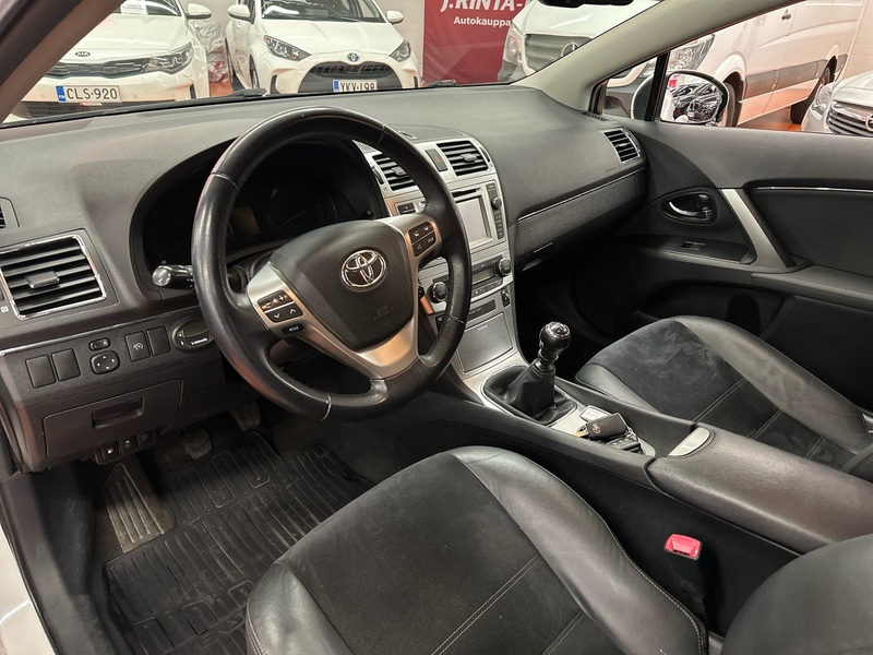 Toyota Avensis vaihtoauto