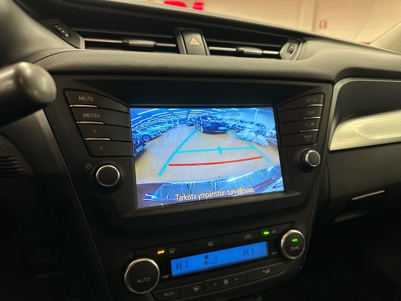 Toyota Avensis vaihtoauto