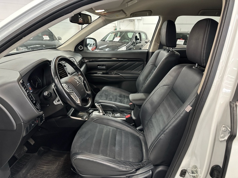 Mitsubishi Outlander PHEV vaihtoauto