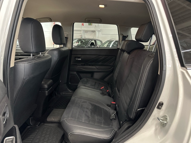 Mitsubishi Outlander PHEV vaihtoauto