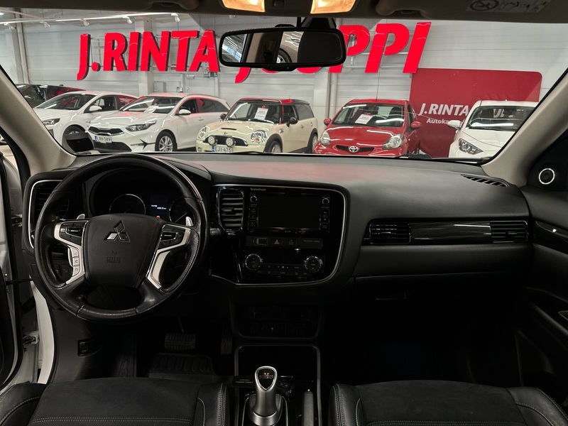 Mitsubishi Outlander PHEV vaihtoauto
