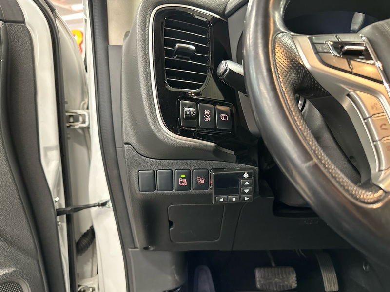 Mitsubishi Outlander PHEV vaihtoauto