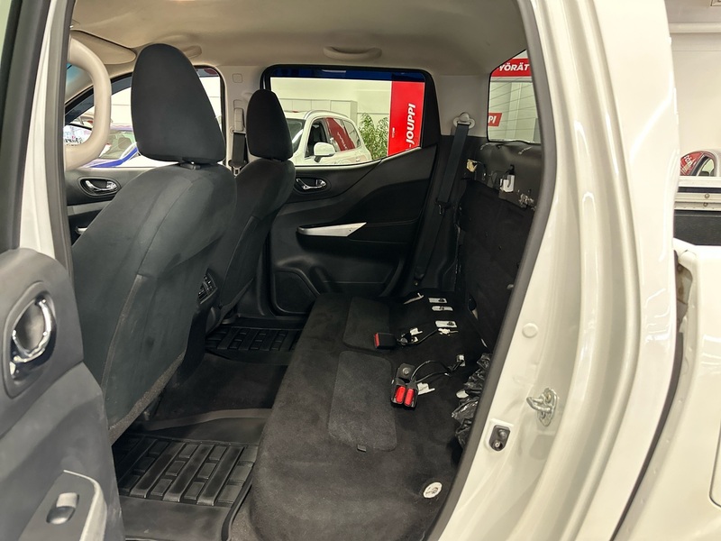 Nissan Navara vaihtoauto