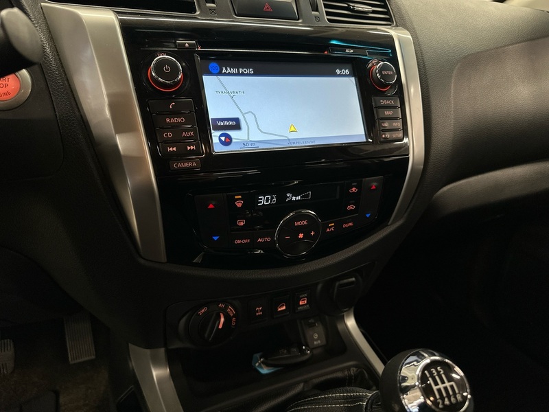 Nissan Navara vaihtoauto