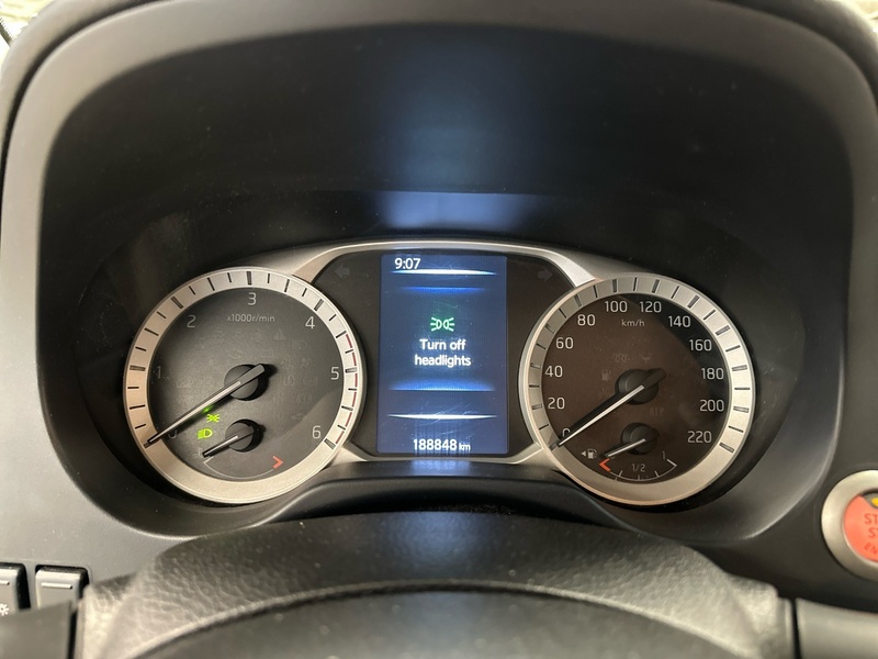 Nissan Navara vaihtoauto