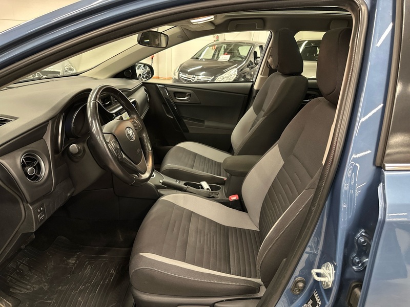 Toyota Auris vaihtoauto