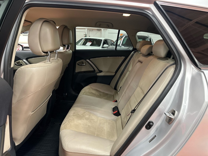 Toyota Avensis vaihtoauto