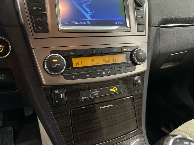 Toyota Avensis vaihtoauto