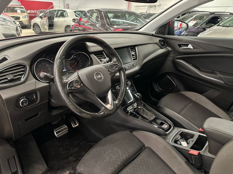 Opel Grandland X vaihtoauto