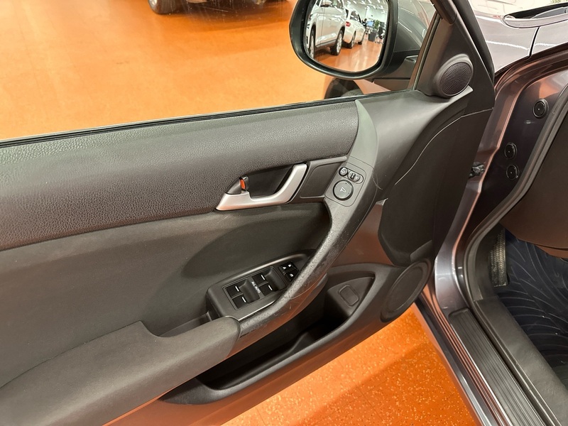 Honda Accord vaihtoauto