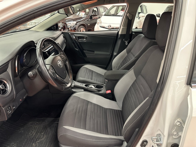 Toyota Auris vaihtoauto