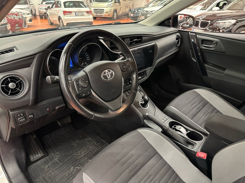 Toyota Auris vaihtoauto