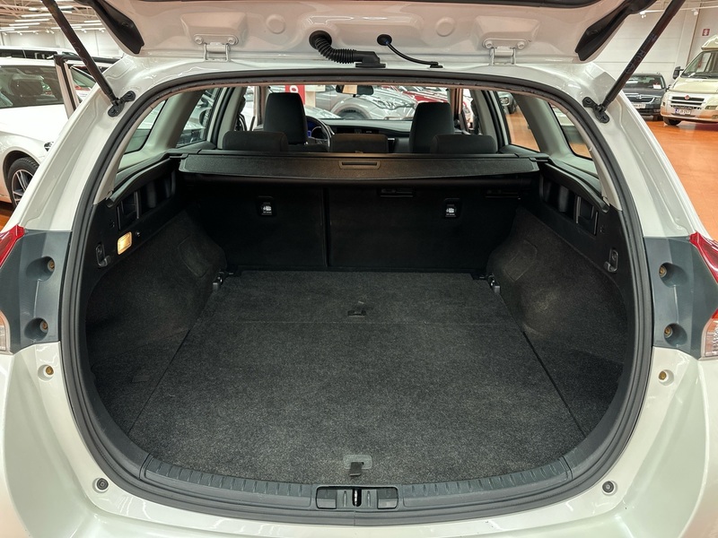 Toyota Auris vaihtoauto