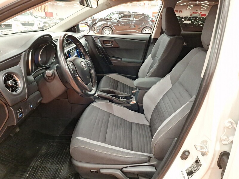 Toyota Auris vaihtoauto