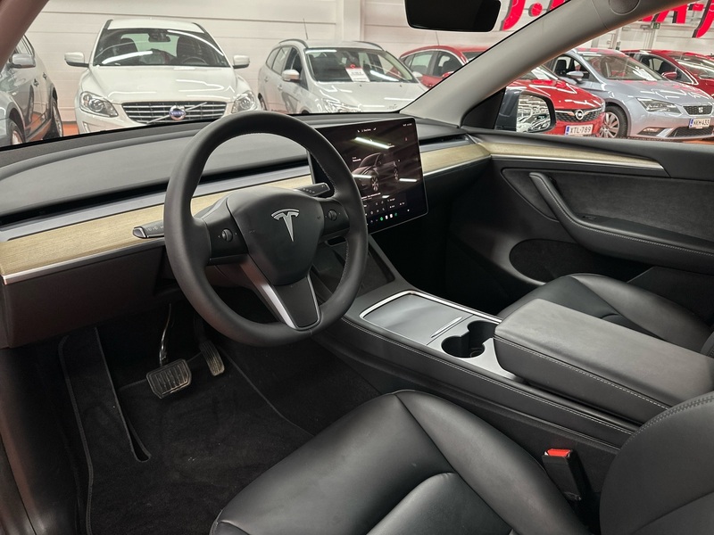 Tesla Model Y vaihtoauto