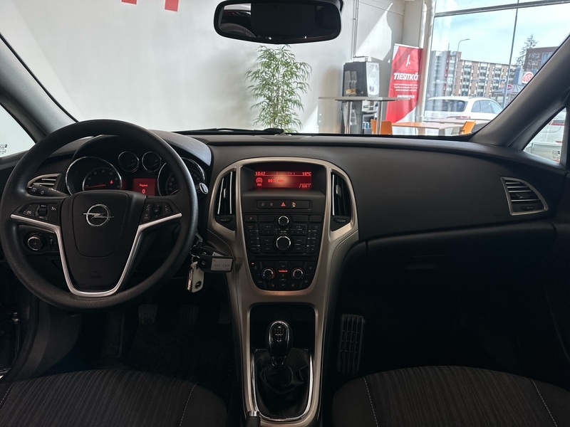 Opel Astra vaihtoauto