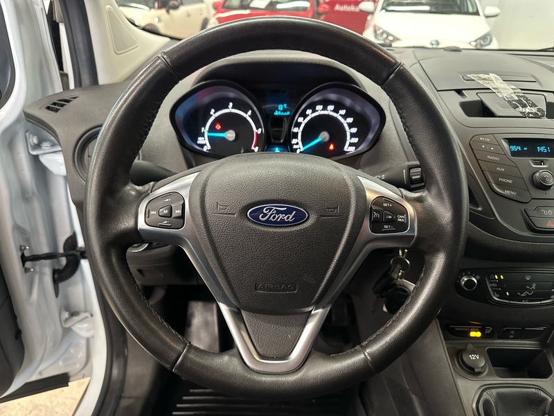 Ford Transit Courier vaihtoauto