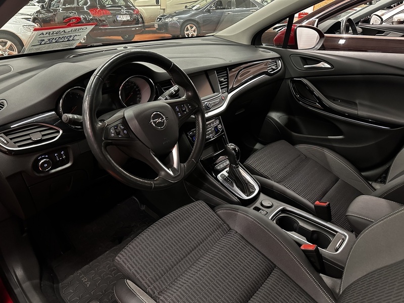 Opel Astra vaihtoauto