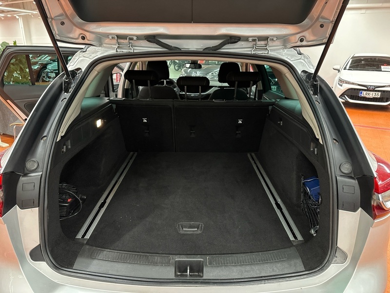 Opel Insignia vaihtoauto