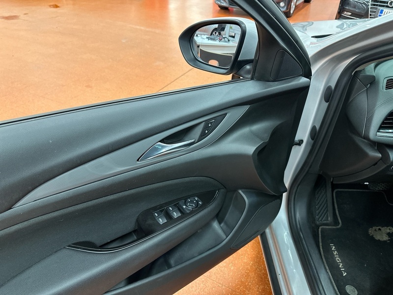 Opel Insignia vaihtoauto