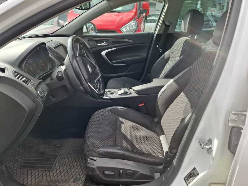 Opel Insignia vaihtoauto