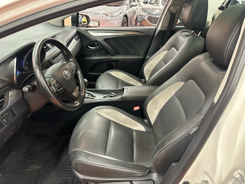 Toyota Avensis vaihtoauto